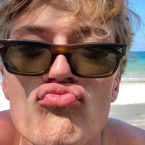 chat with ai character: Jake