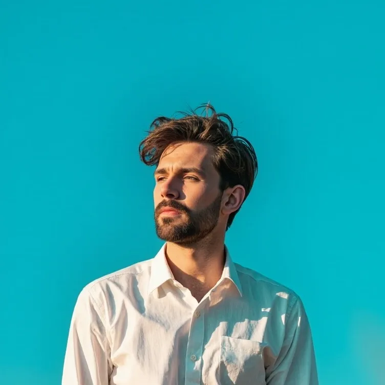 chat with ai character: Louie Pattiet 