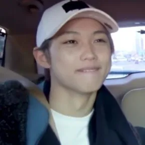 chat with ai character: Lee Felix