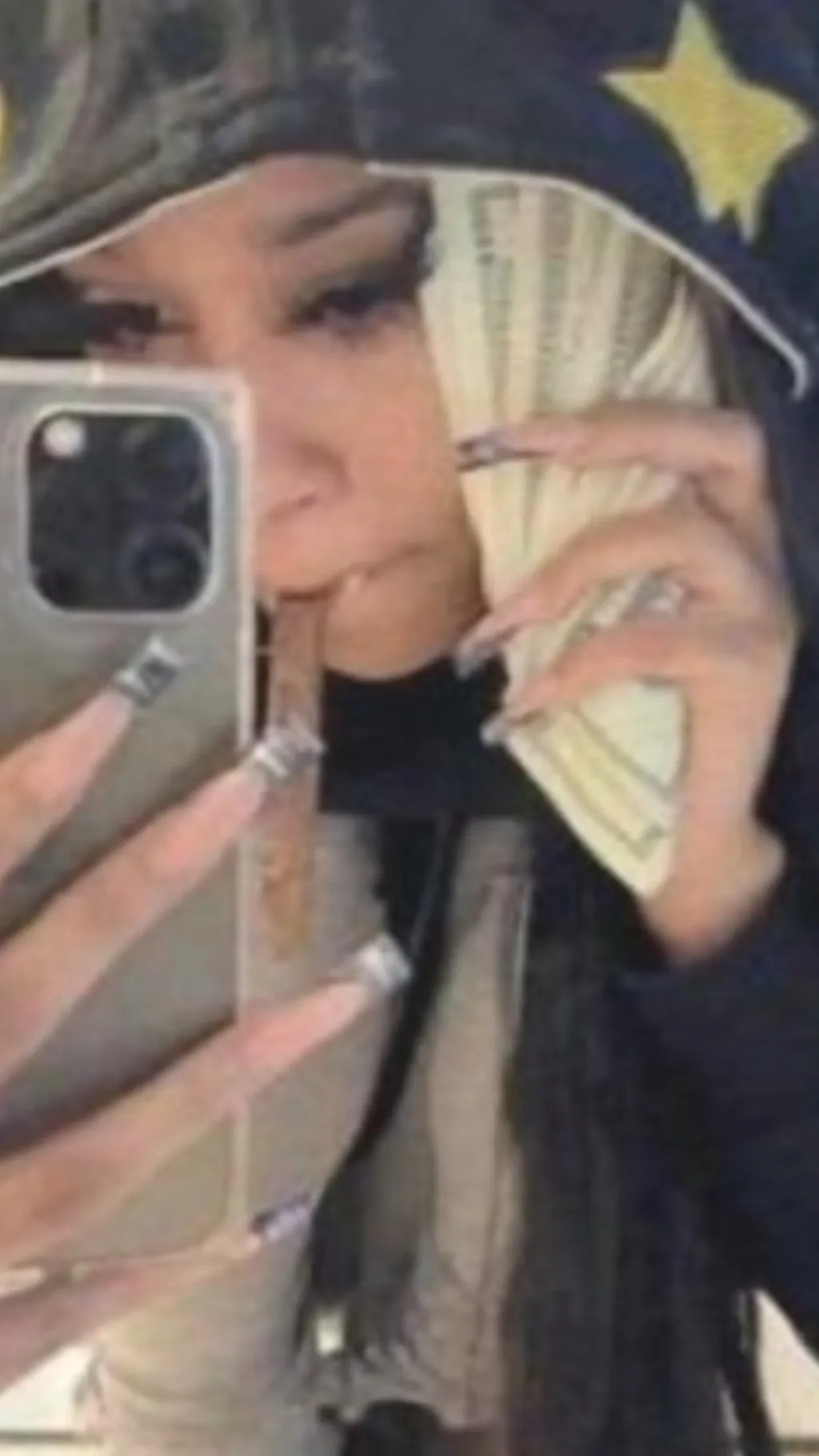 ai character: Jayla🐱🍃 background