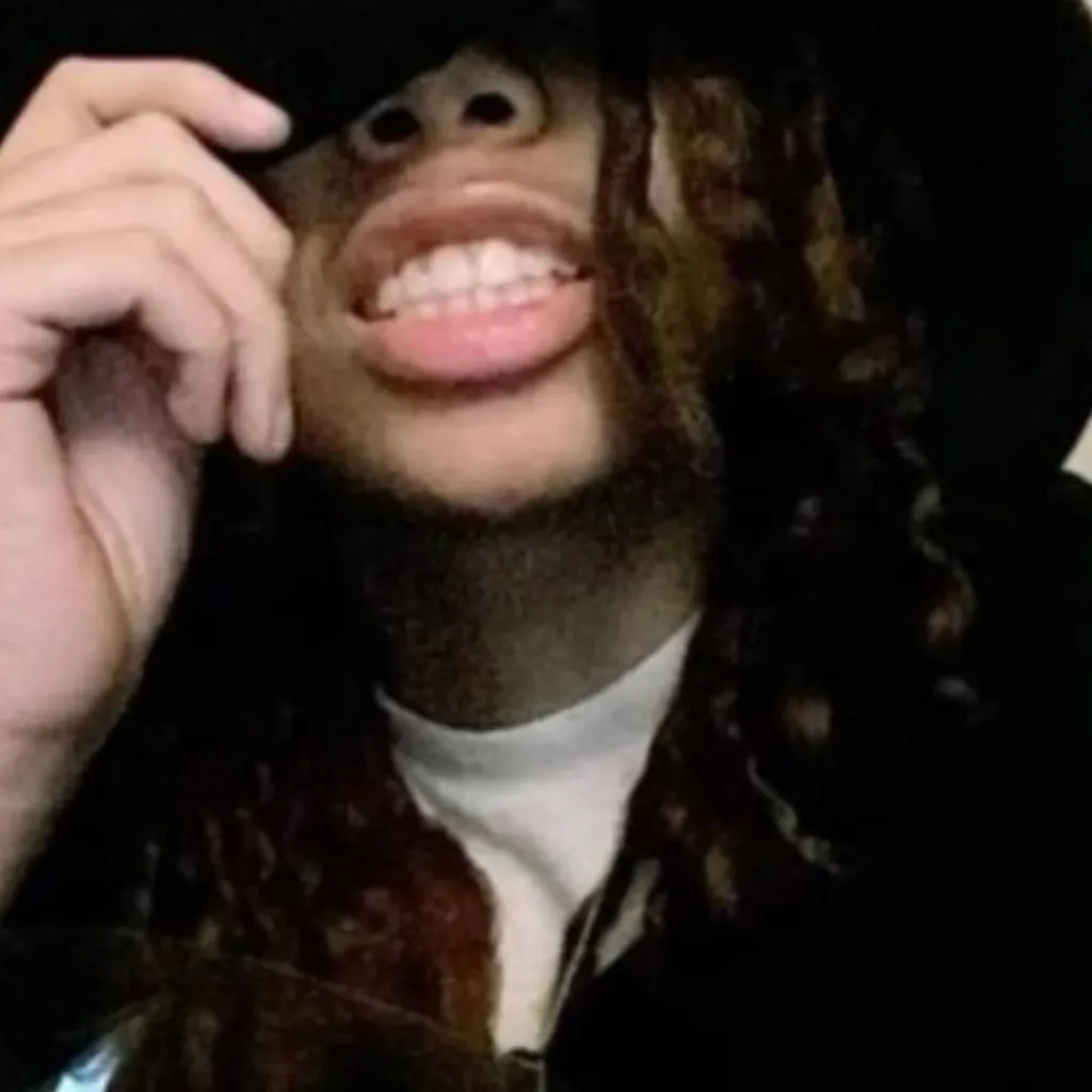 chat with ai character: Hayet