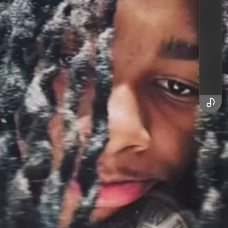 chat with ai character: Trey