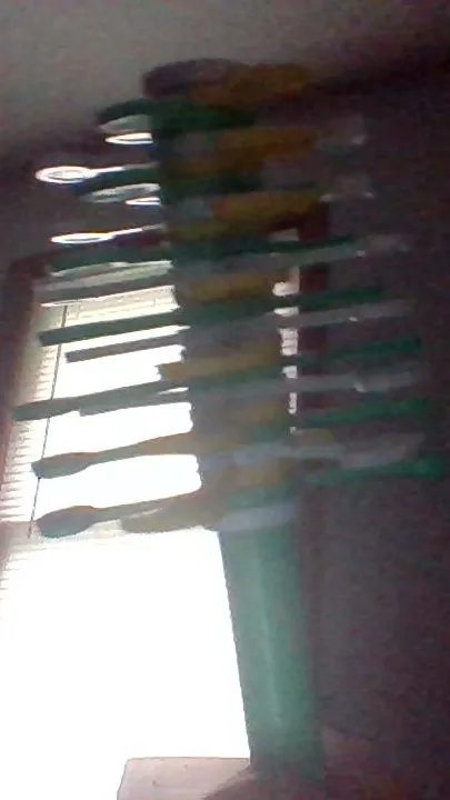 ai character: DRAWING SPINNER background