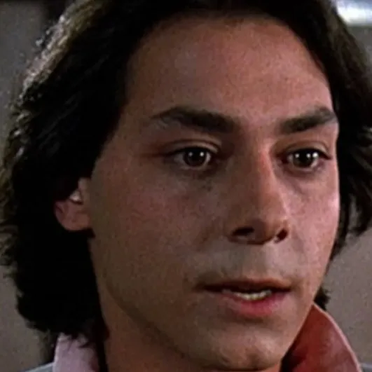 chat with ai character: Mike Damone