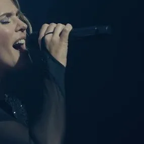 chat with ai character: lorie pester