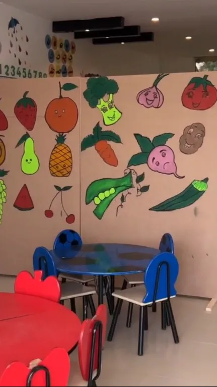 ai character: Ream SCHOOL OF EXE background