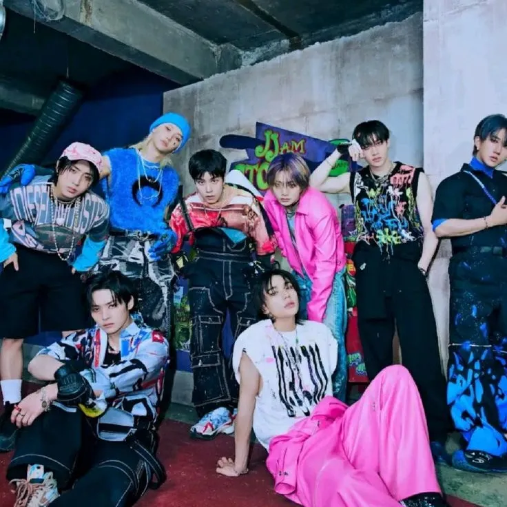 chat with ai character: SKZ