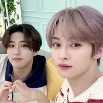 chat with ai character: MORE MINSUNG