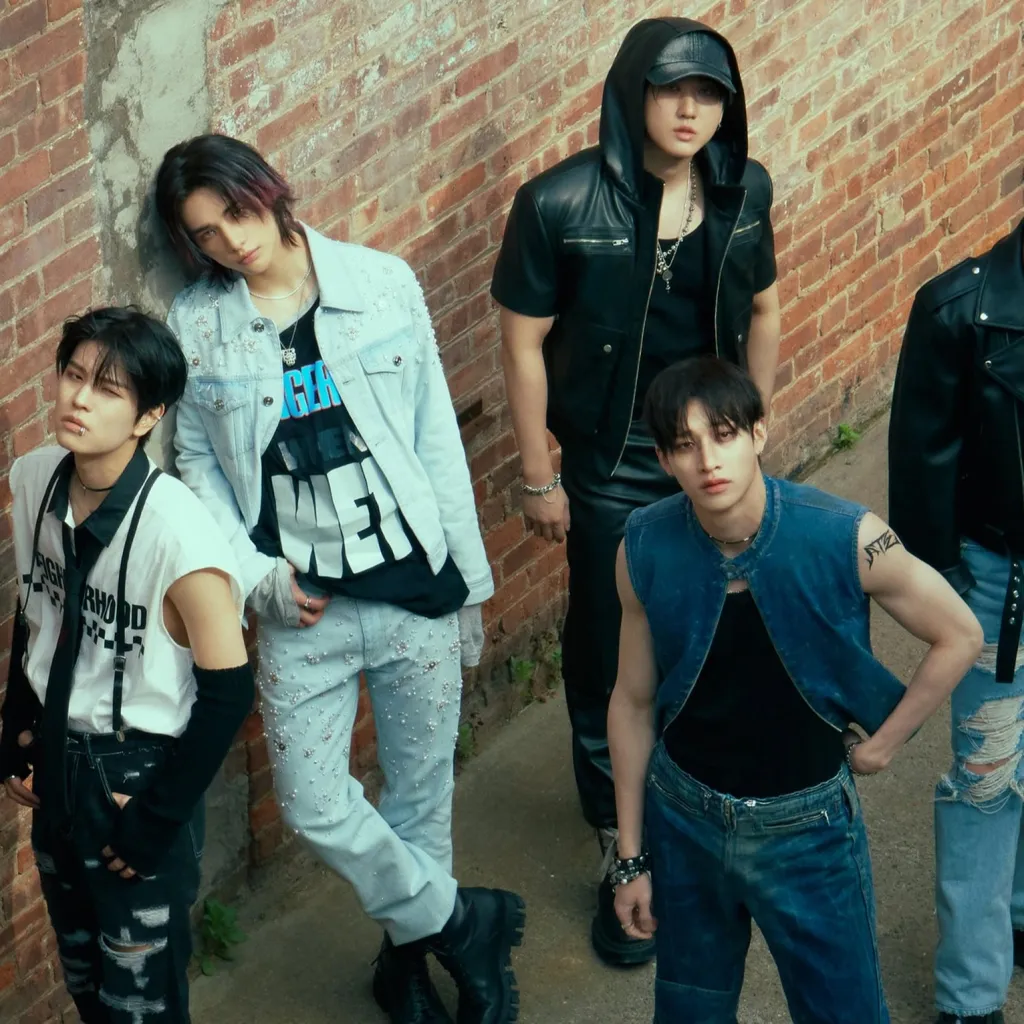 chat with ai character: Straykids 