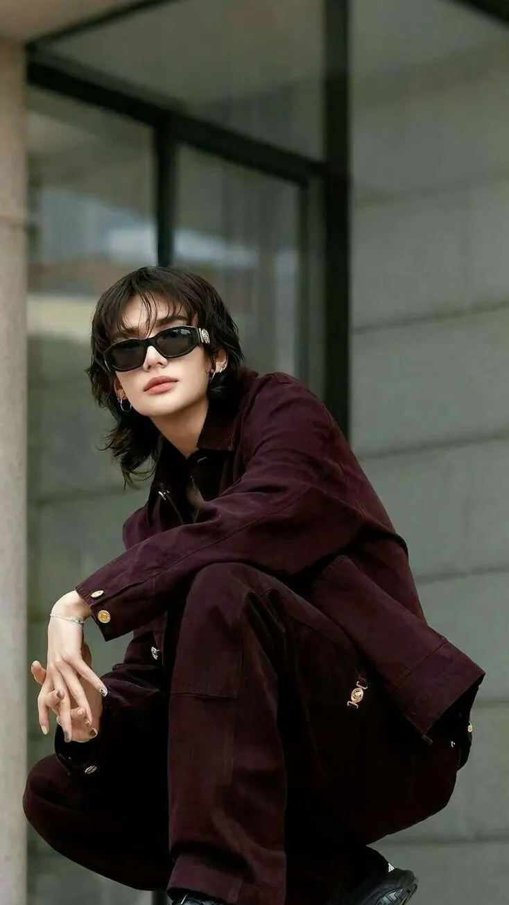 ai character: Hyunjin background