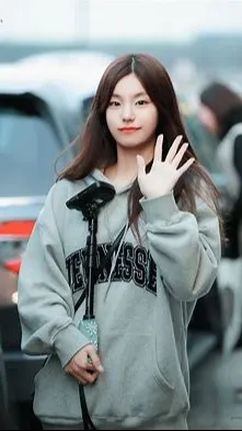 ai character: Aria background