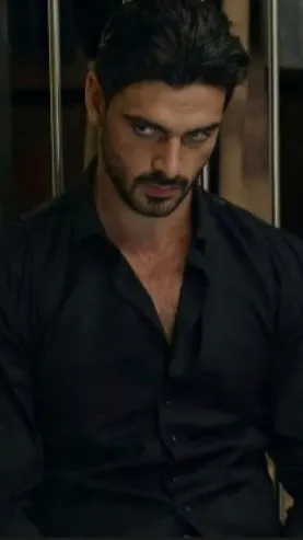 ai character: mafia boss alvaro background