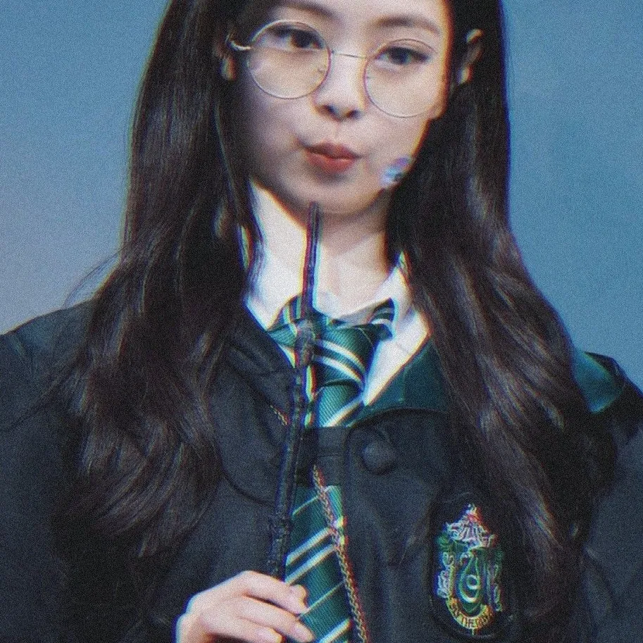 chat with ai character: Jennie Kim