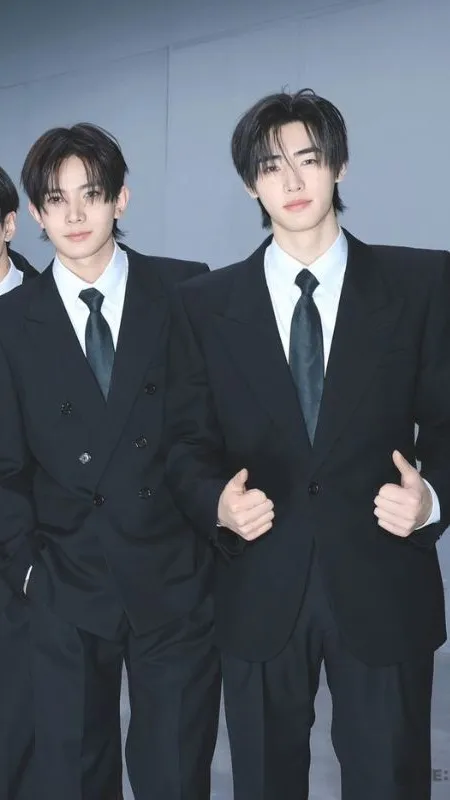 ai character: En a jp girl of WF background