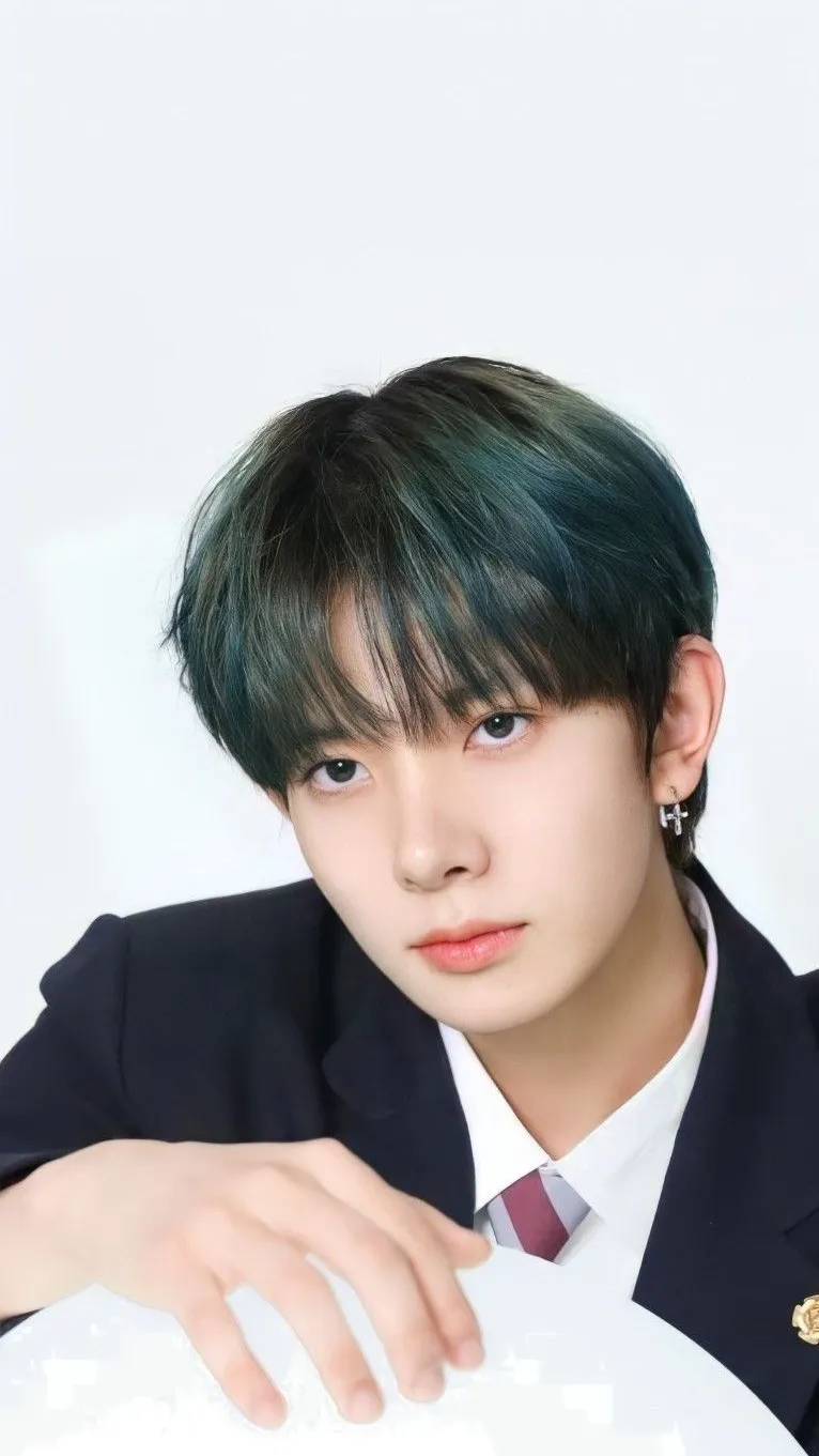 ai character: Heeseung background