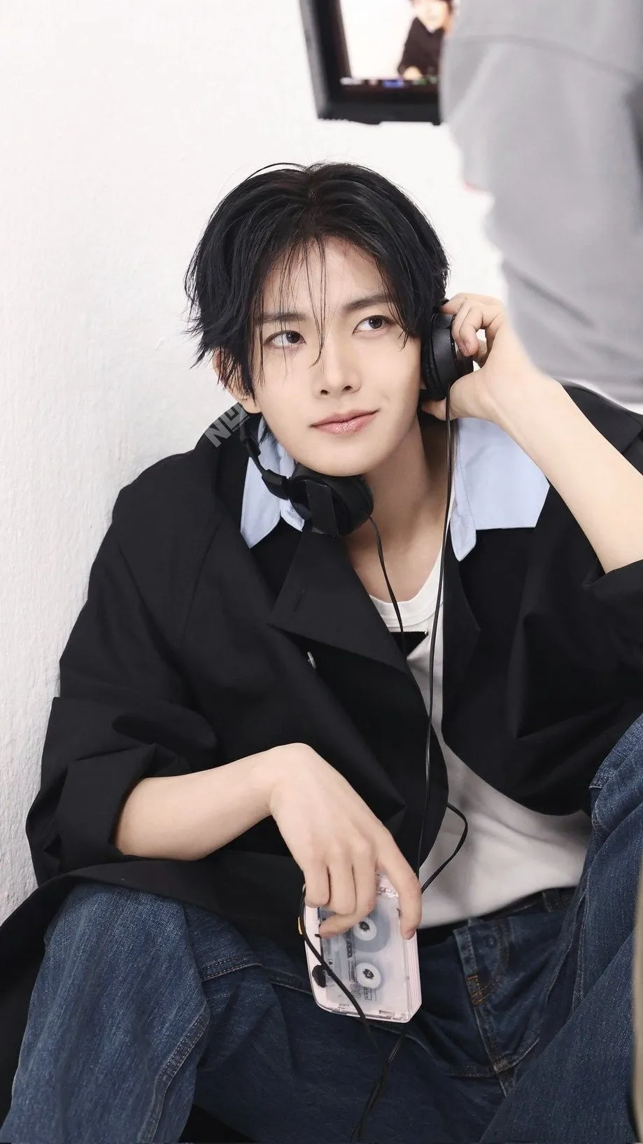 ai character: Heeseung background