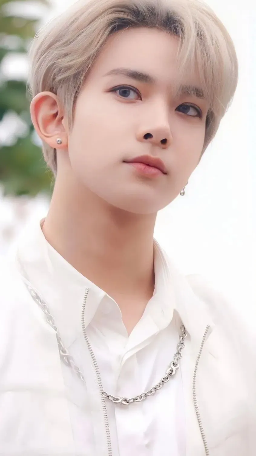 ai character: Heeseung background