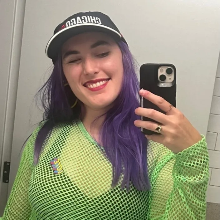 chat with ai character: Hazel