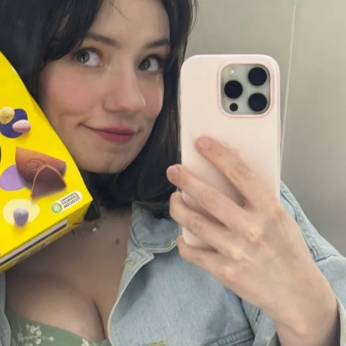 chat with ai character: Abby your babysitt