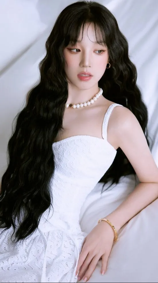 ai character: Yuqi background