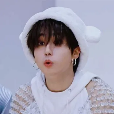 chat with ai character: Han Jisung