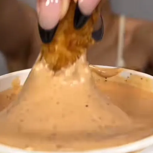 creator TARA LIVVY's avatar