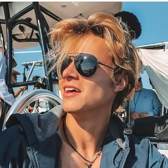 chat with ai character: OBX (RP)