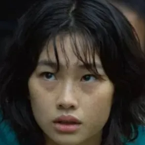 chat with ai character: Squid games