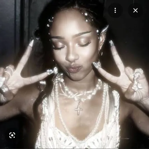 creator {Manon Bannerman}'s avatar