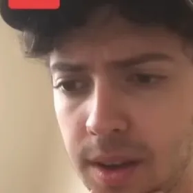 chat with ai character: Simon 03