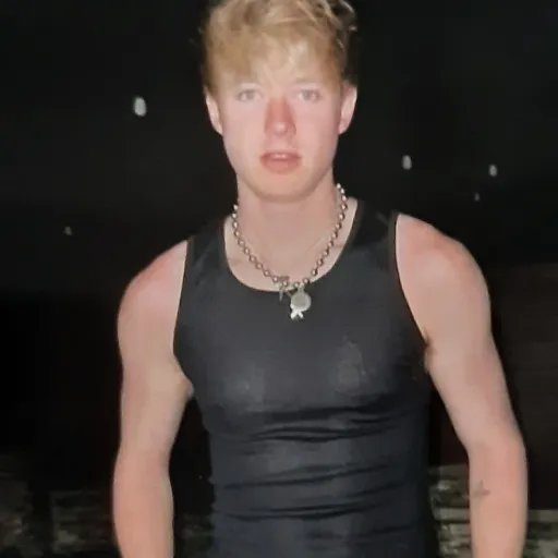 creator 𖣁Sam golbach☕︎︎'s avatar