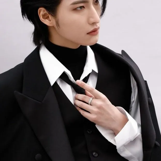 chat with ai character: Park Seonghwa