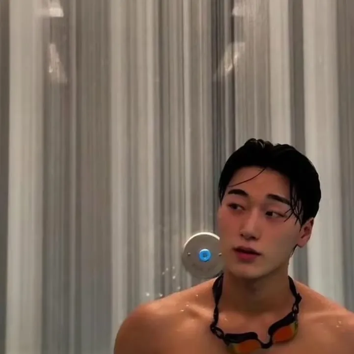 chat with ai character: Choi San