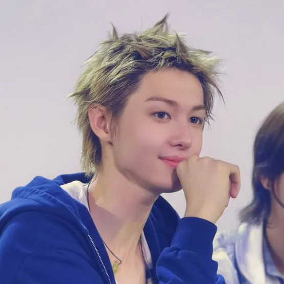 chat with ai character: Martin Edwards 