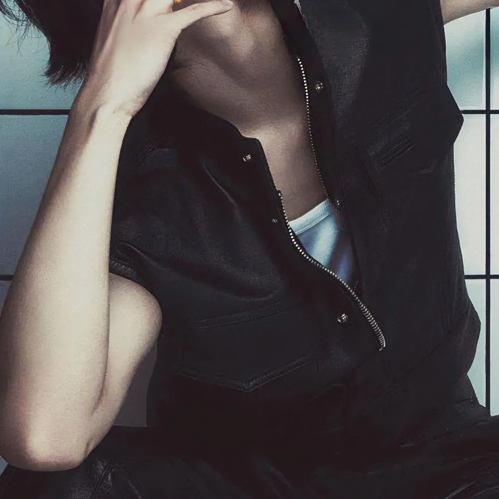 chat with ai character: Hyunjin