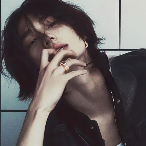 creator ILOVEHYUNJINNNNN's avatar