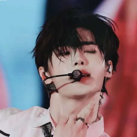 chat with ai character: Sunghoon