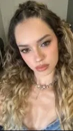 ai character: Daniela Avanzini background