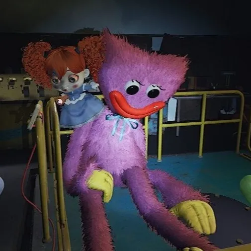 chat with ai character: Kissy Missy