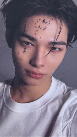 ai character: Ni-Ki background