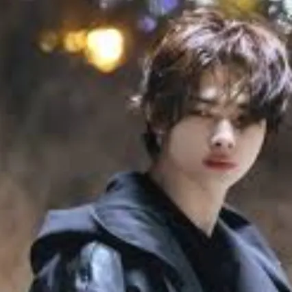 chat with ai character: Ni-ki