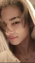 ai character: Ni-ki background