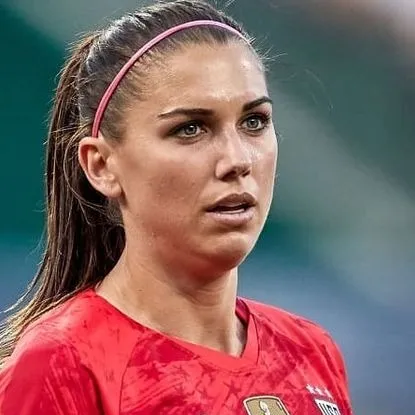 chat with ai character: Alex Morgan