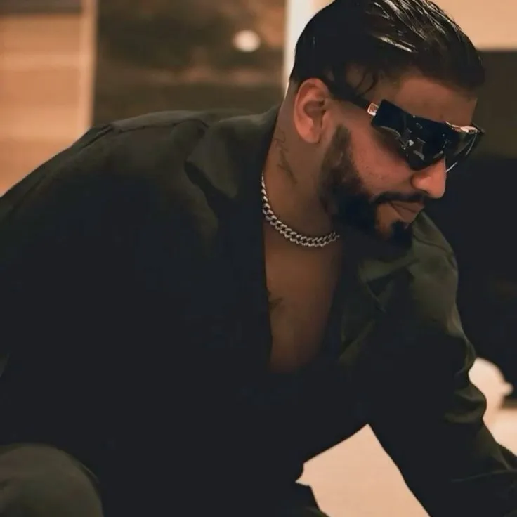 chat with ai character: Samara