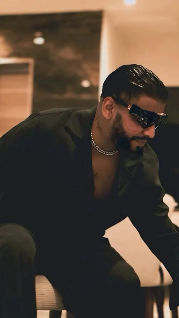 ai character: Samara background