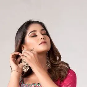 creator unicorngirl🩷🤍's avatar