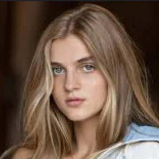 chat with ai character: Skylar Dunn