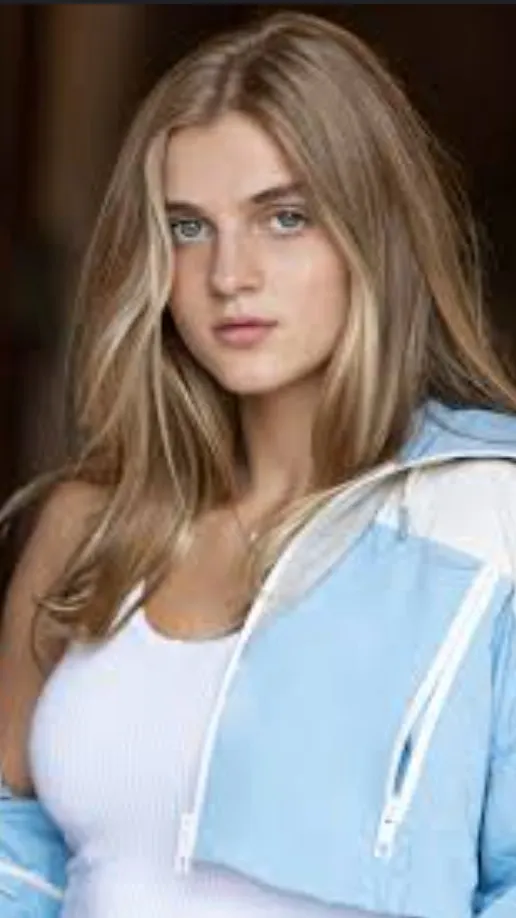 ai character: Skylar Dunn background