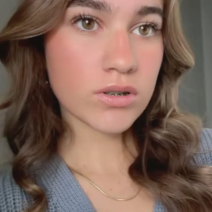 chat with ai character: Ava