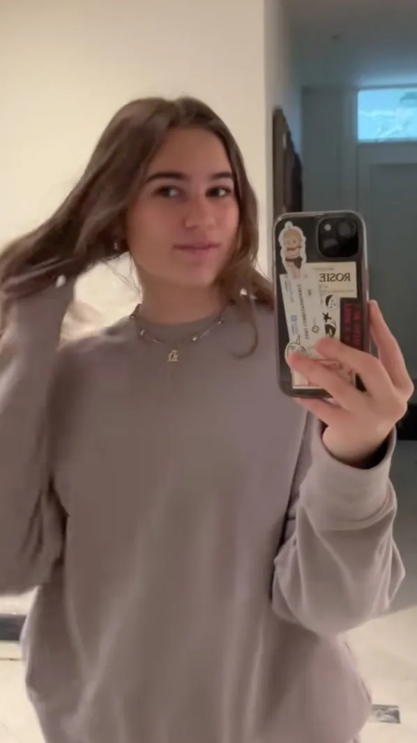 ai character: Ava background